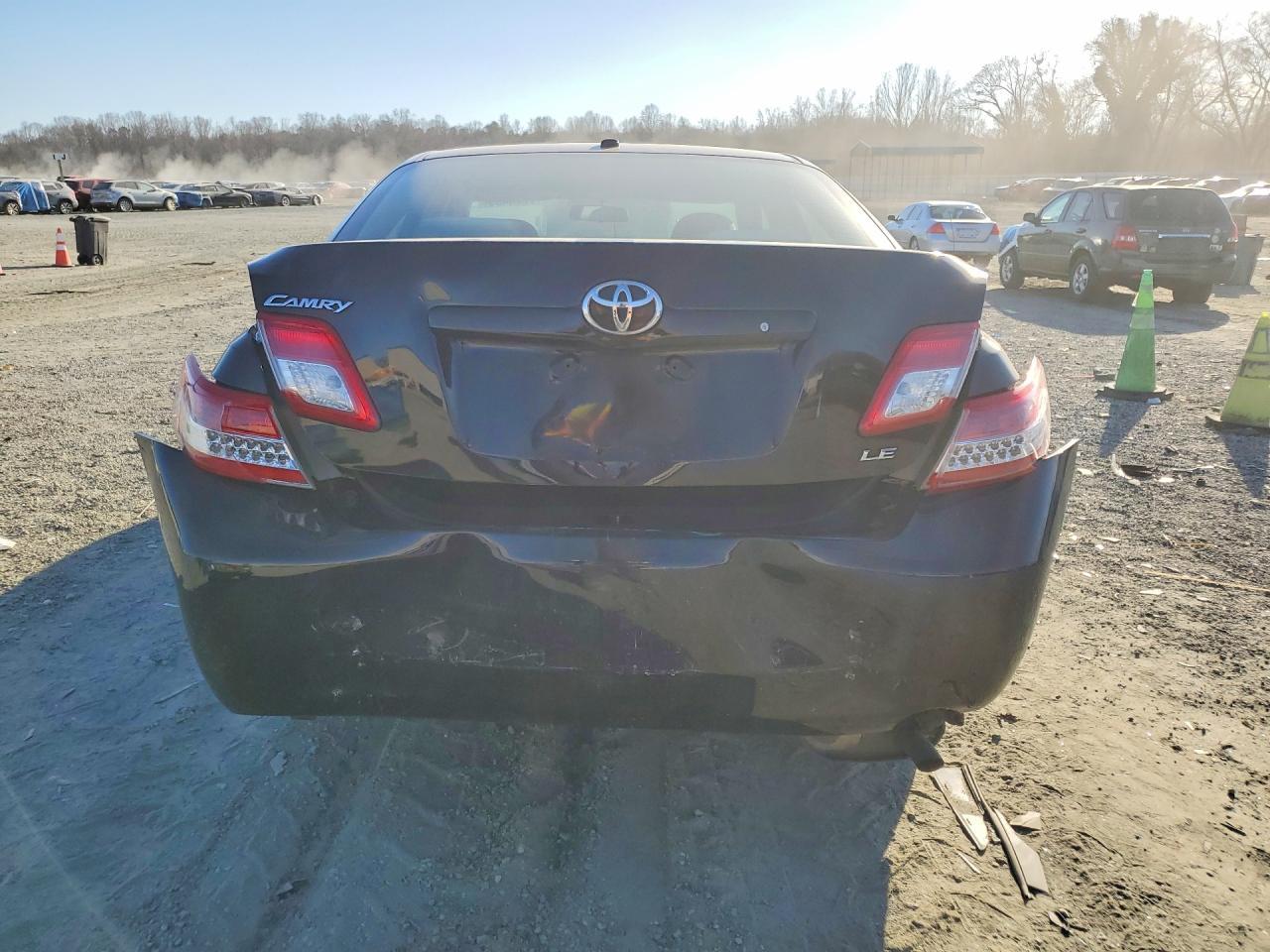 2011 TOYOTA CAMRY
