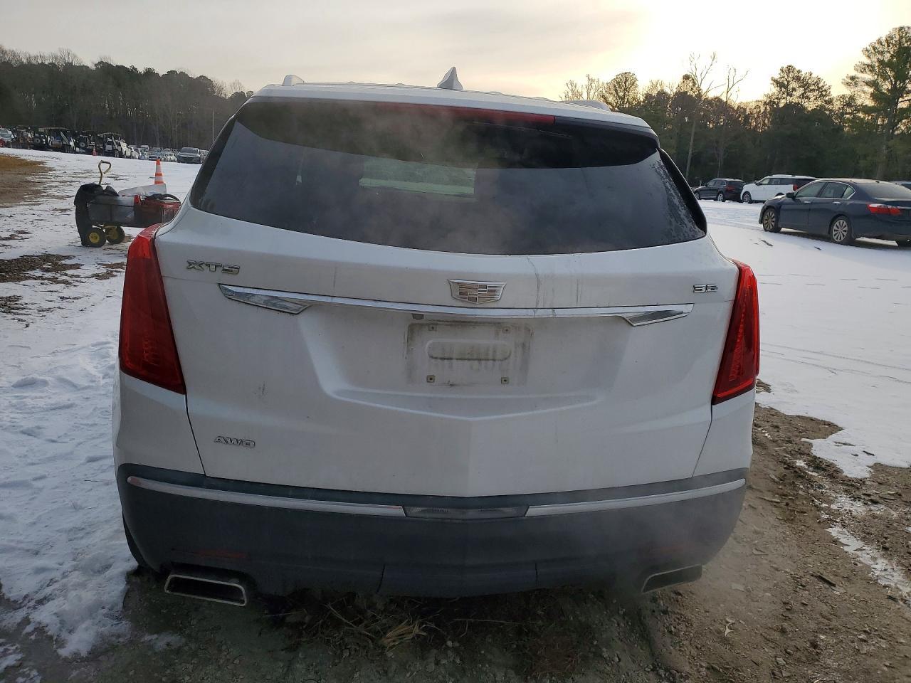 2017 CADILLAC XT5