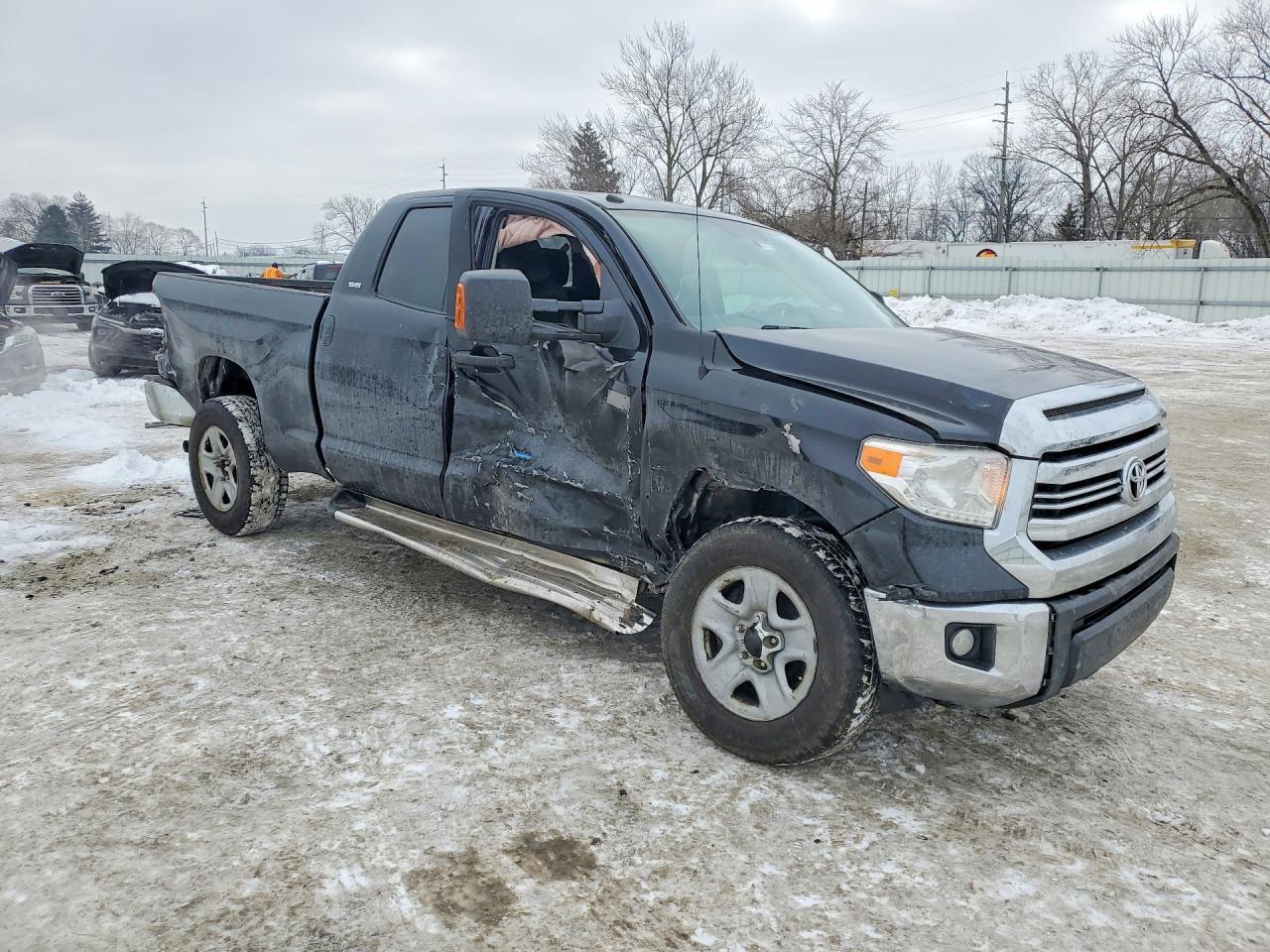 2016 TOYOTA TUNDRA