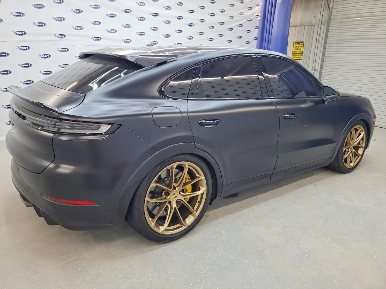 2024 PORSCHE CAYENNE