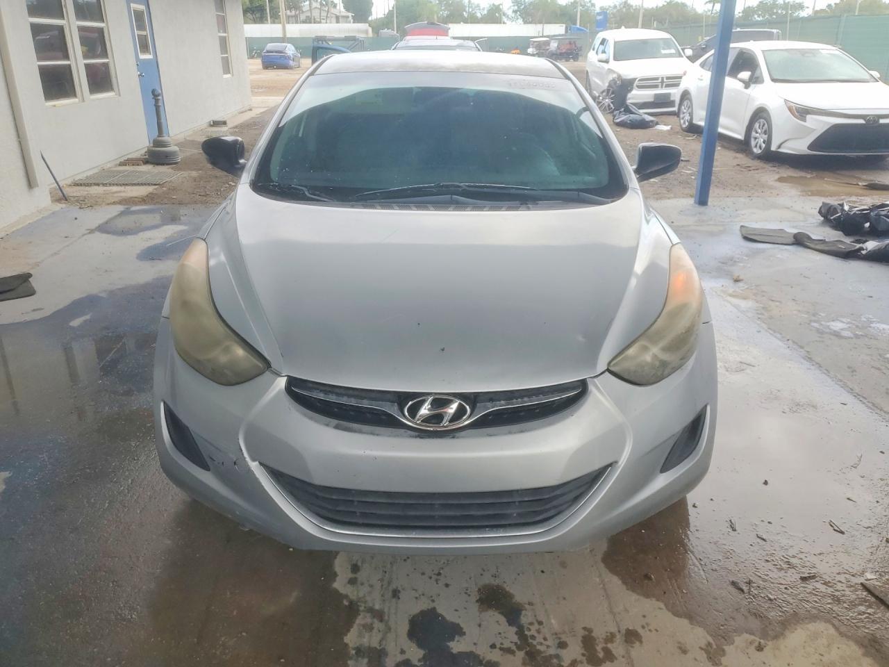 2012 HYUNDAI ELANTRA