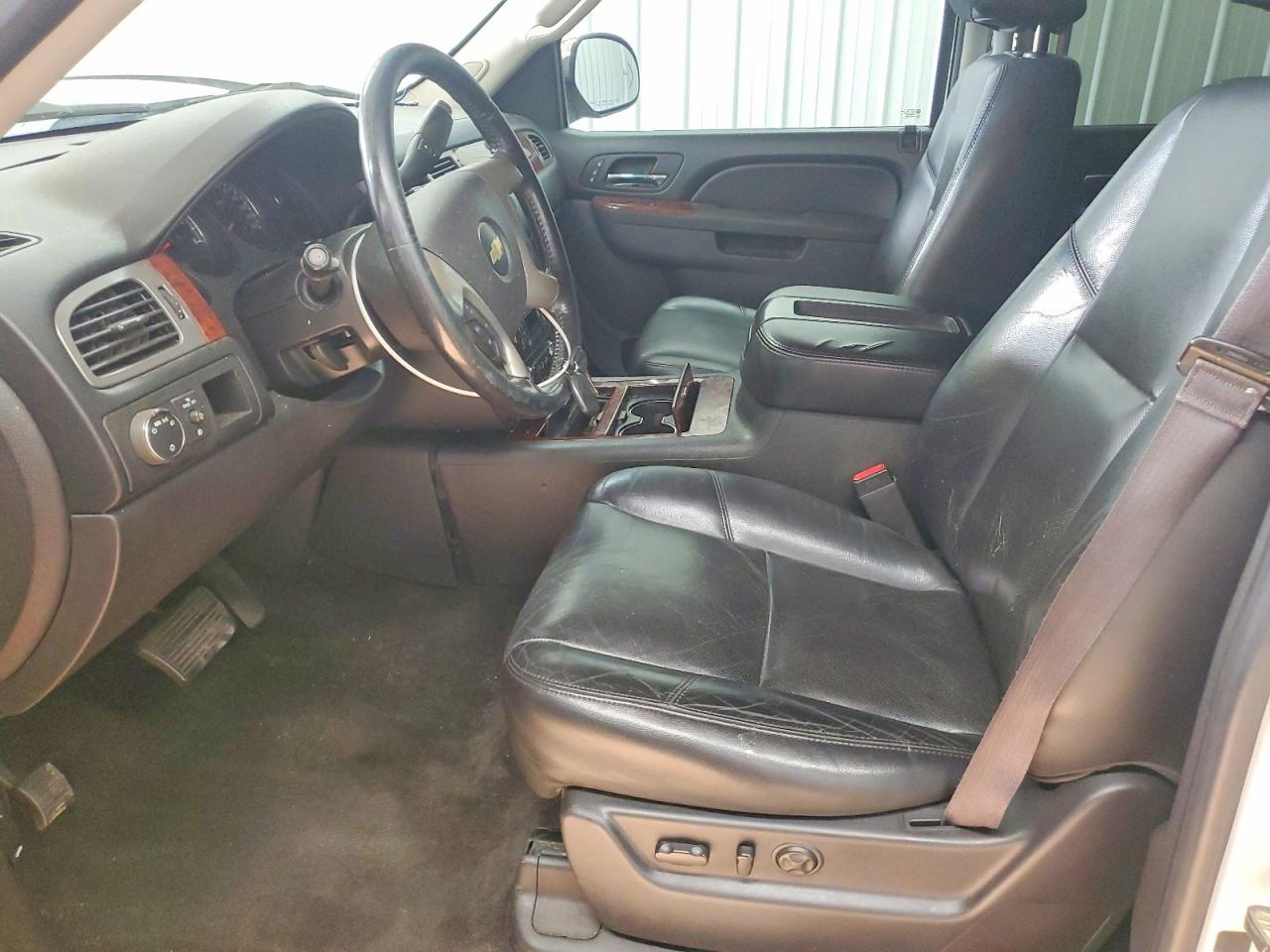 2014 CHEVROLET Suburban