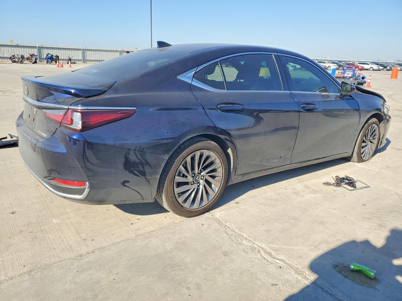 2025 LEXUS ES 300H