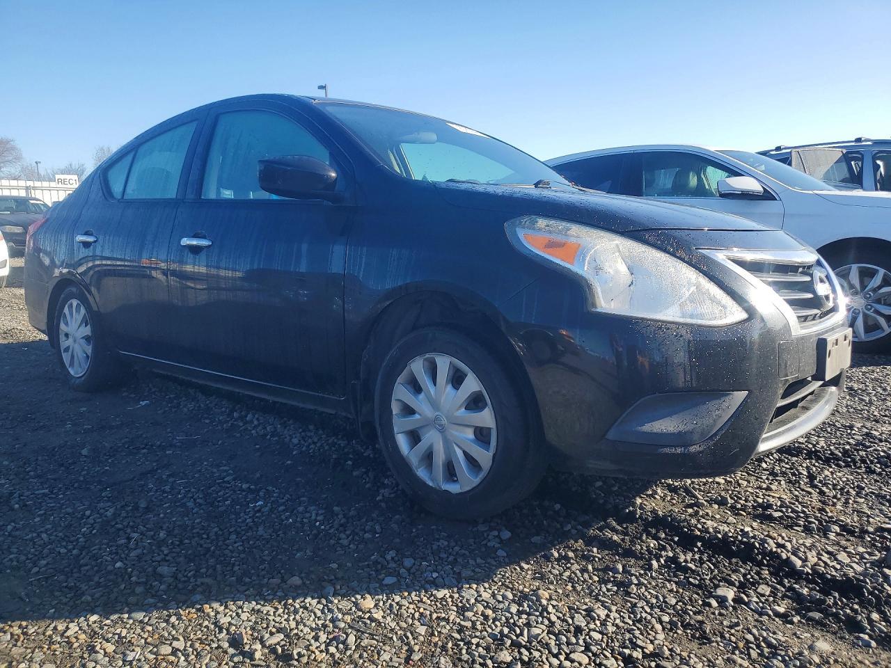 2015 NISSAN VERSA