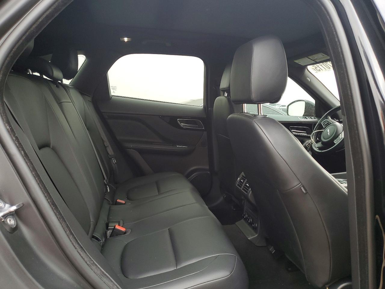 2019 JAGUAR F-Pace
