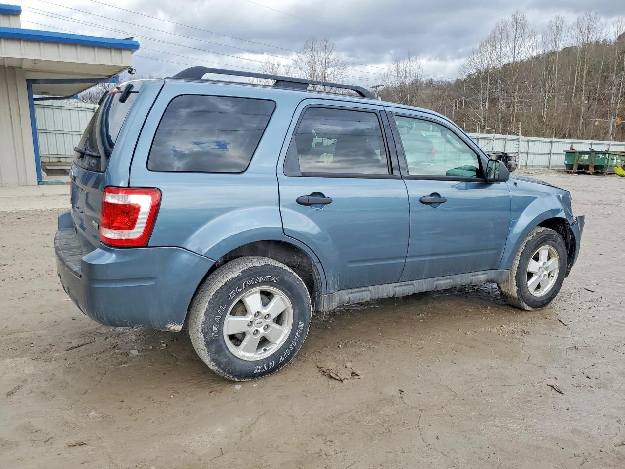 2010 FORD ESCAPE
