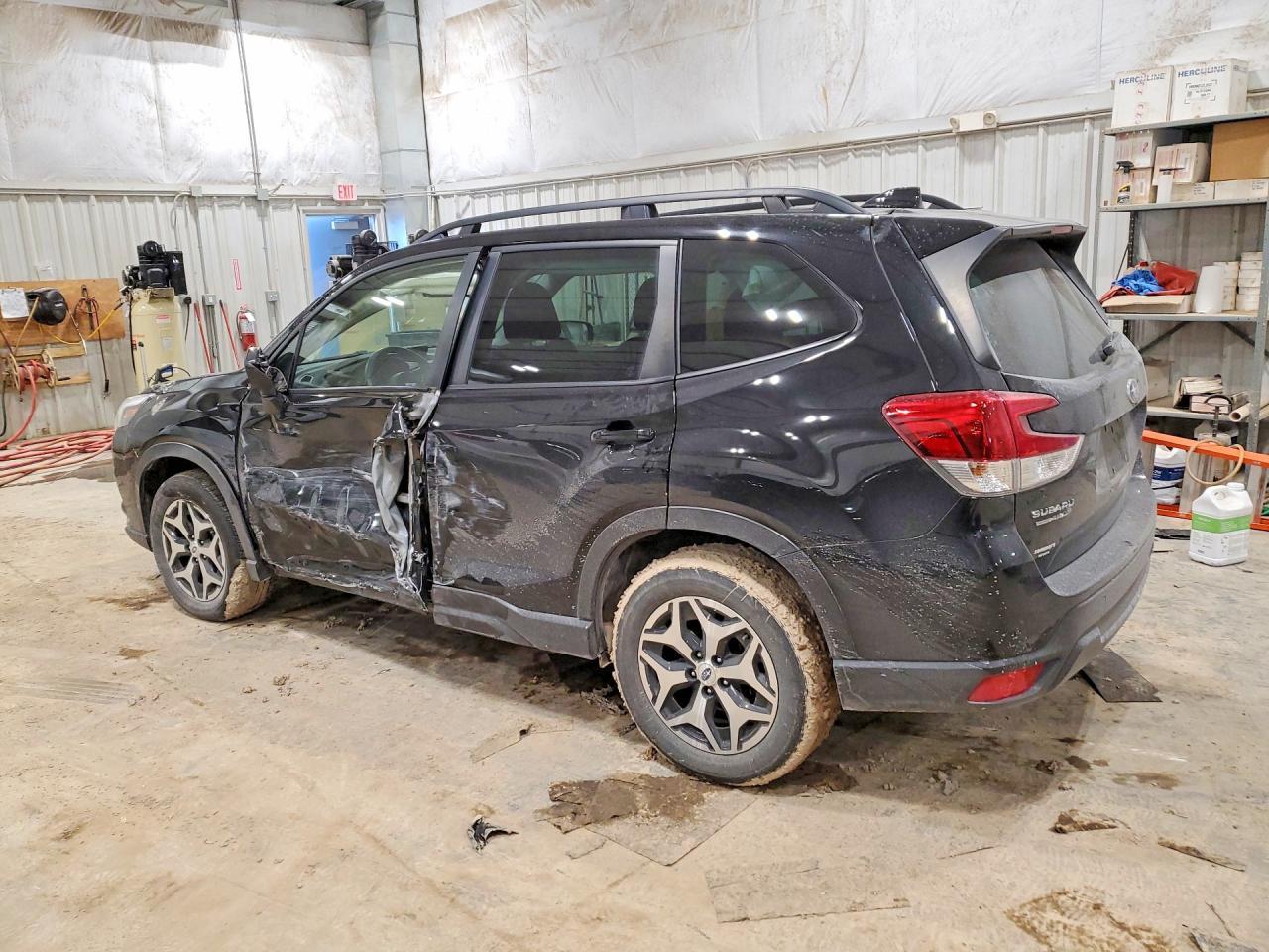 2023 SUBARU FORESTER