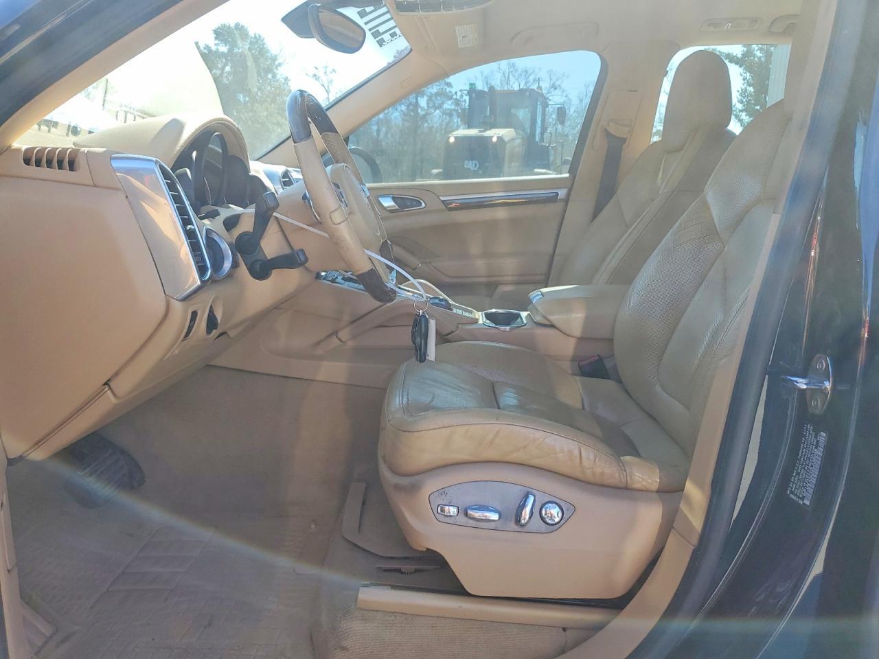 2013 PORSCHE CAYENNE