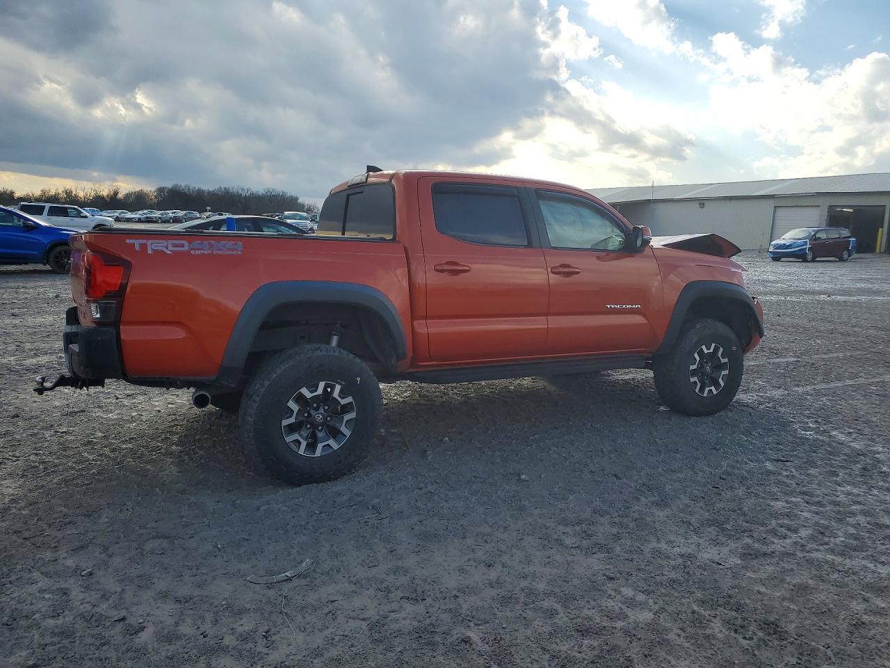 2018 TOYOTA TACOMA