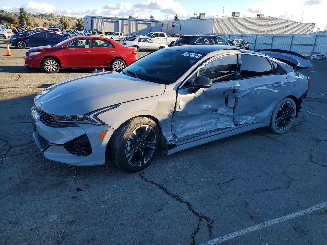 2022 KIA K5