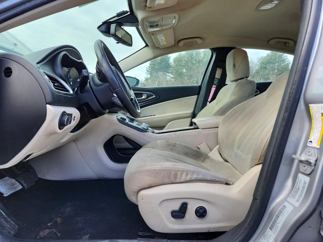 2015 CHRYSLER 200