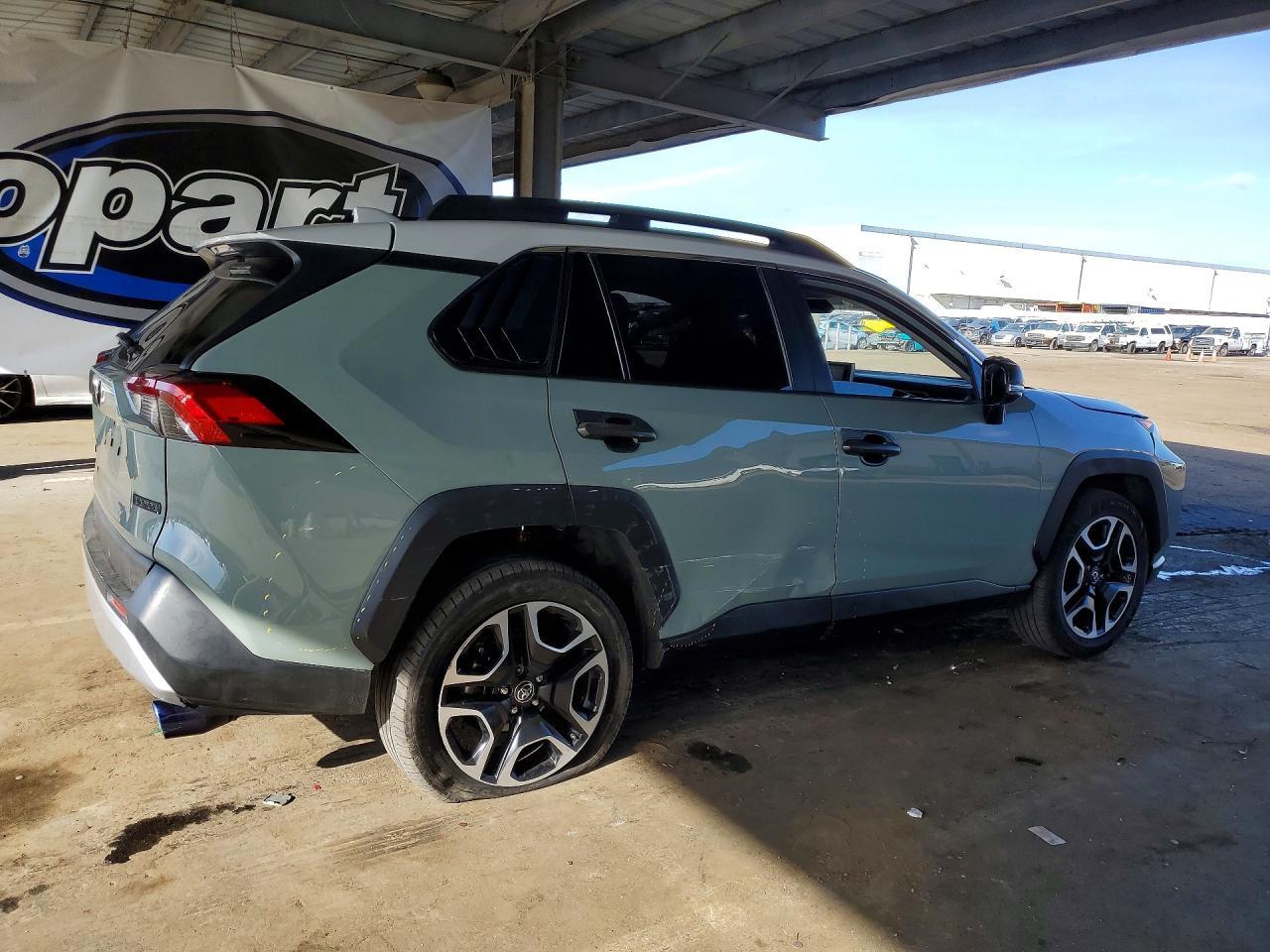 2019 TOYOTA RAV4