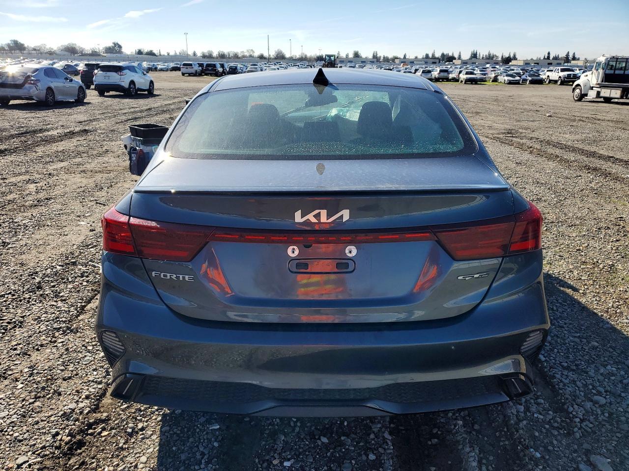 2023 KIA FORTE