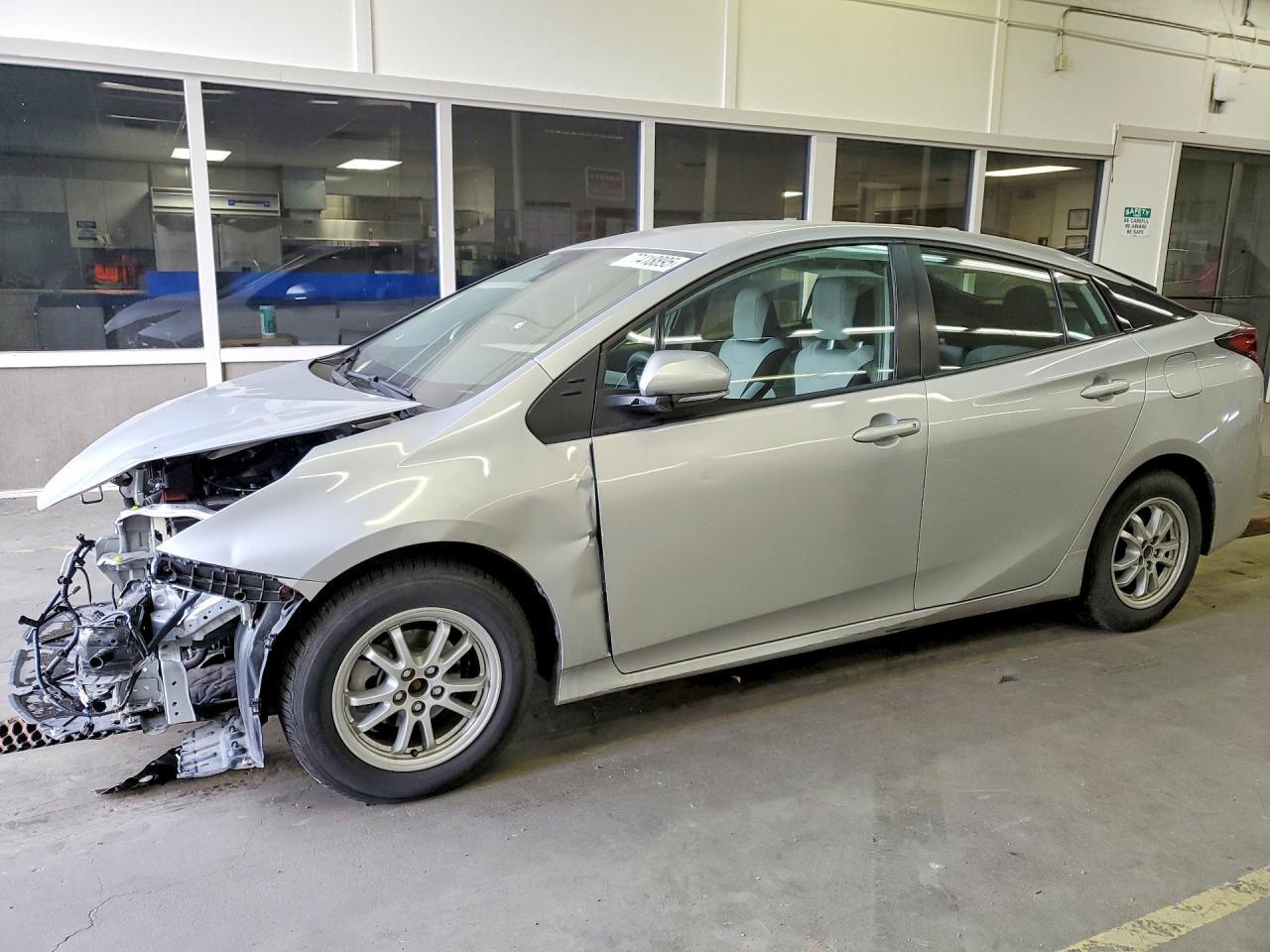 2022 TOYOTA PRIUS