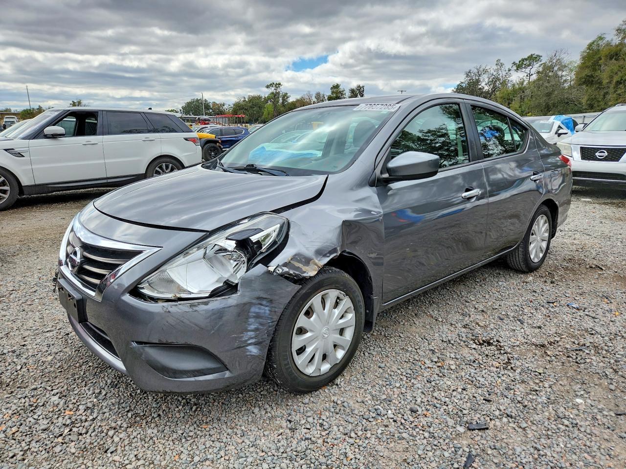 2017 NISSAN VERSA