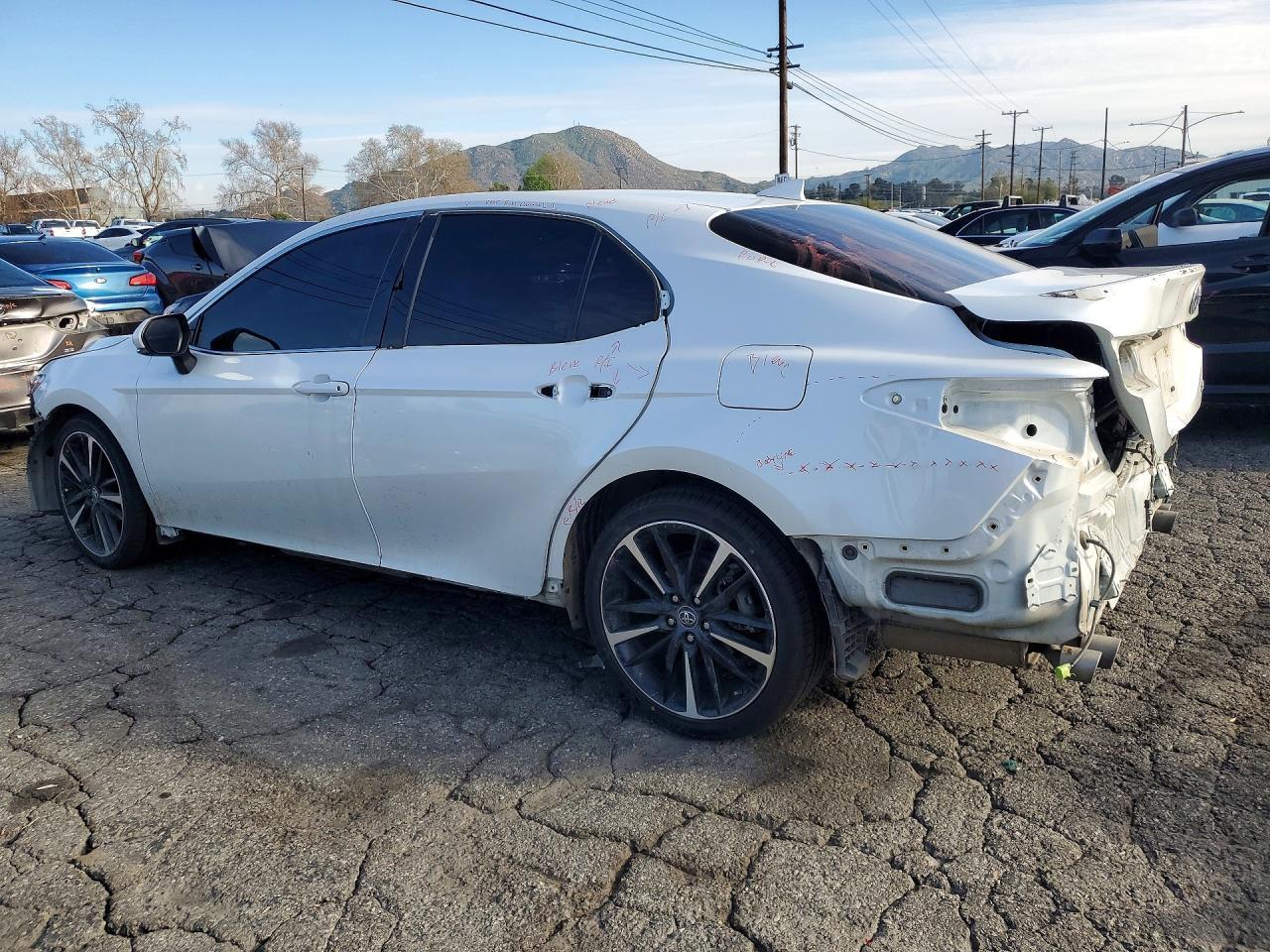 2019 TOYOTA CAMRY