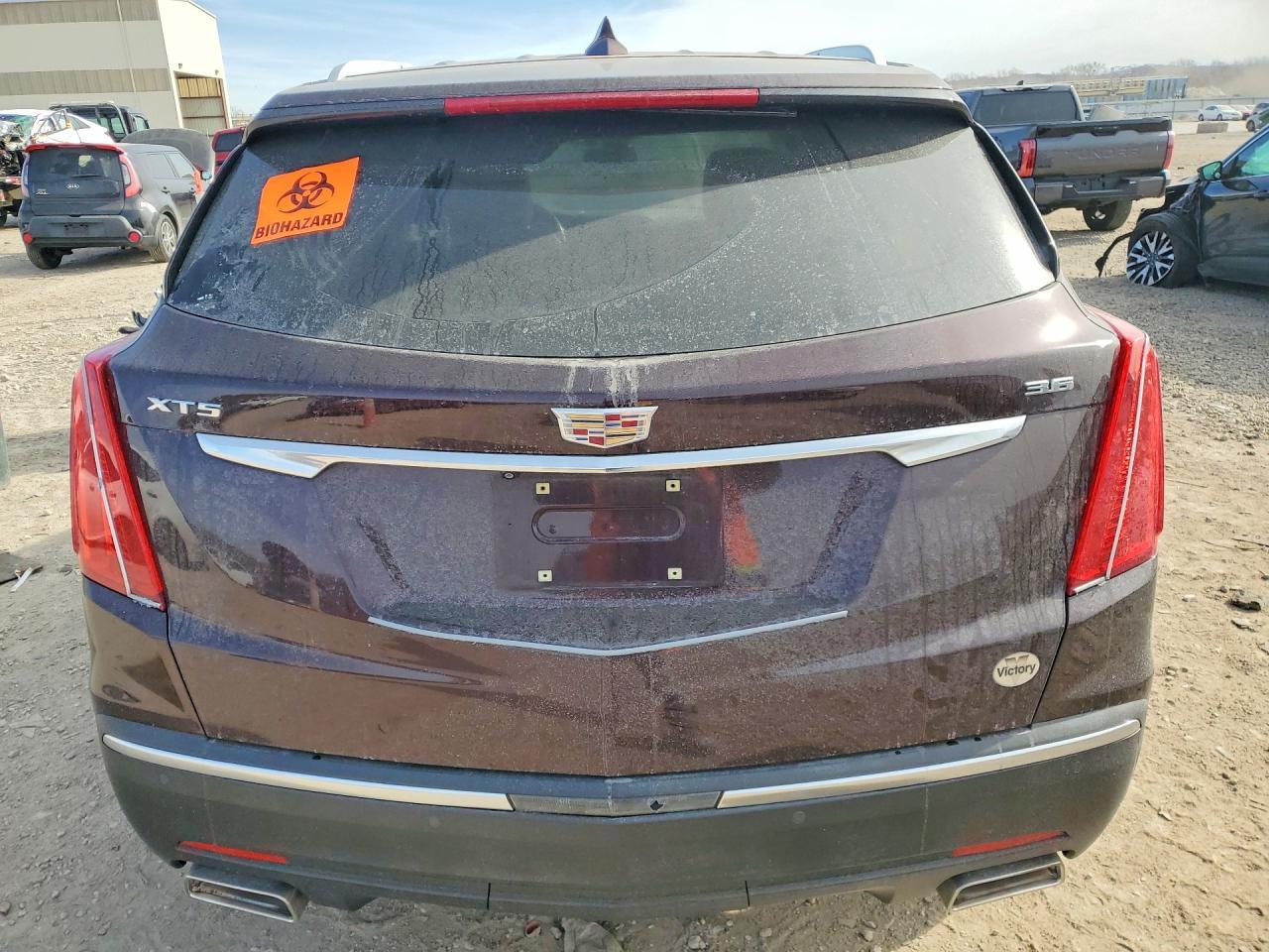 2017 CADILLAC XT5