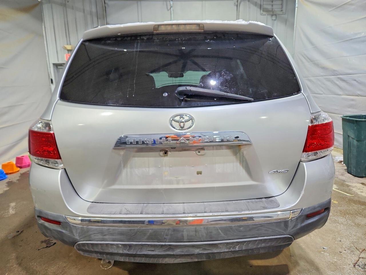 2011 TOYOTA HIGHLANDER