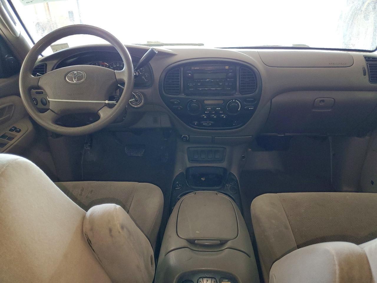 2005 TOYOTA Sequoia