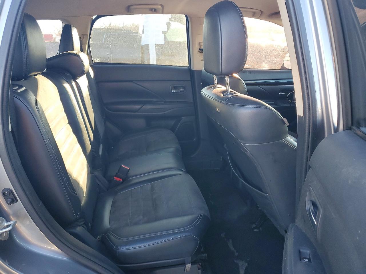 2019 MITSUBISHI outlander