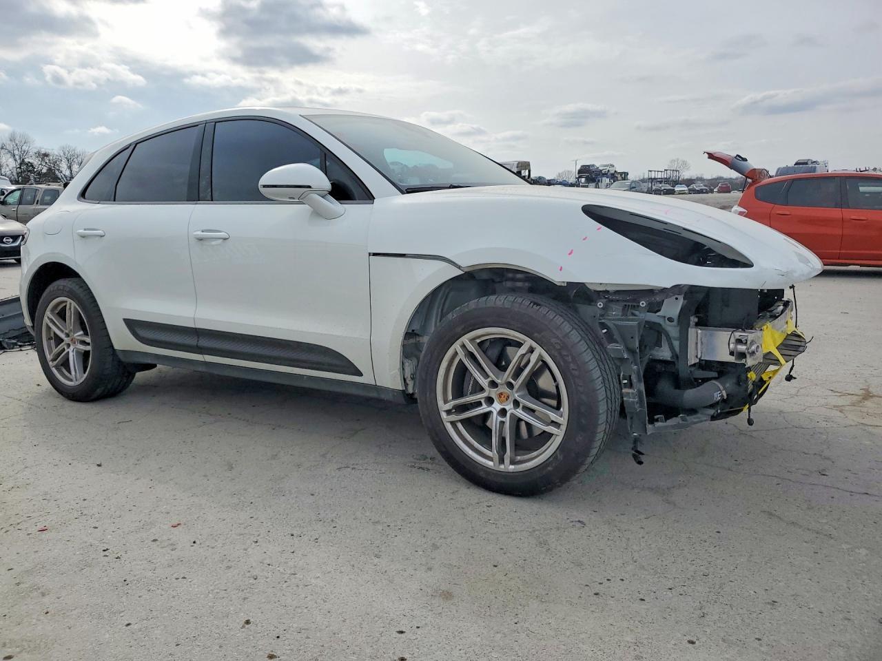 2024 PORSCHE Macan