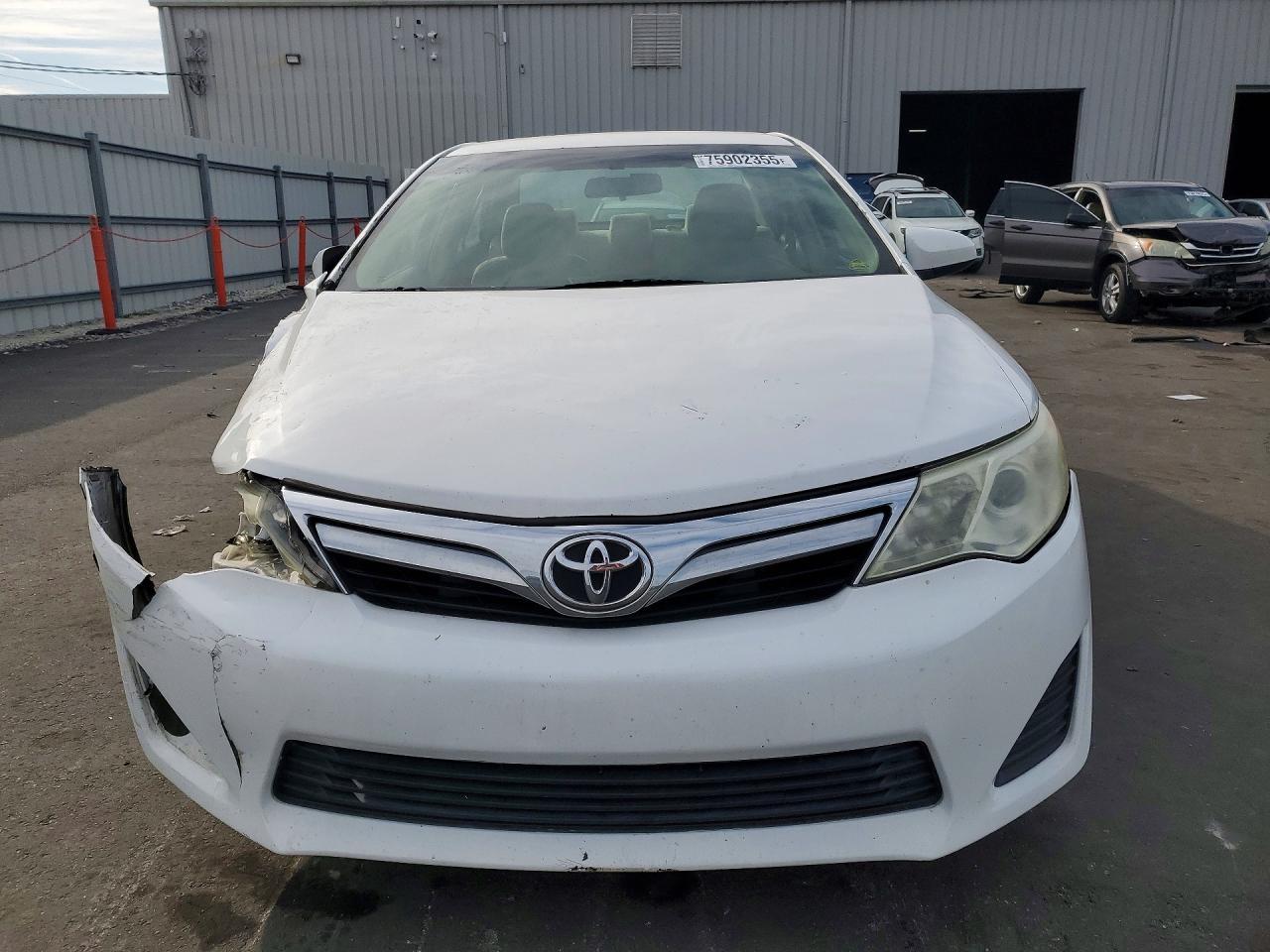 2014 TOYOTA CAMRY