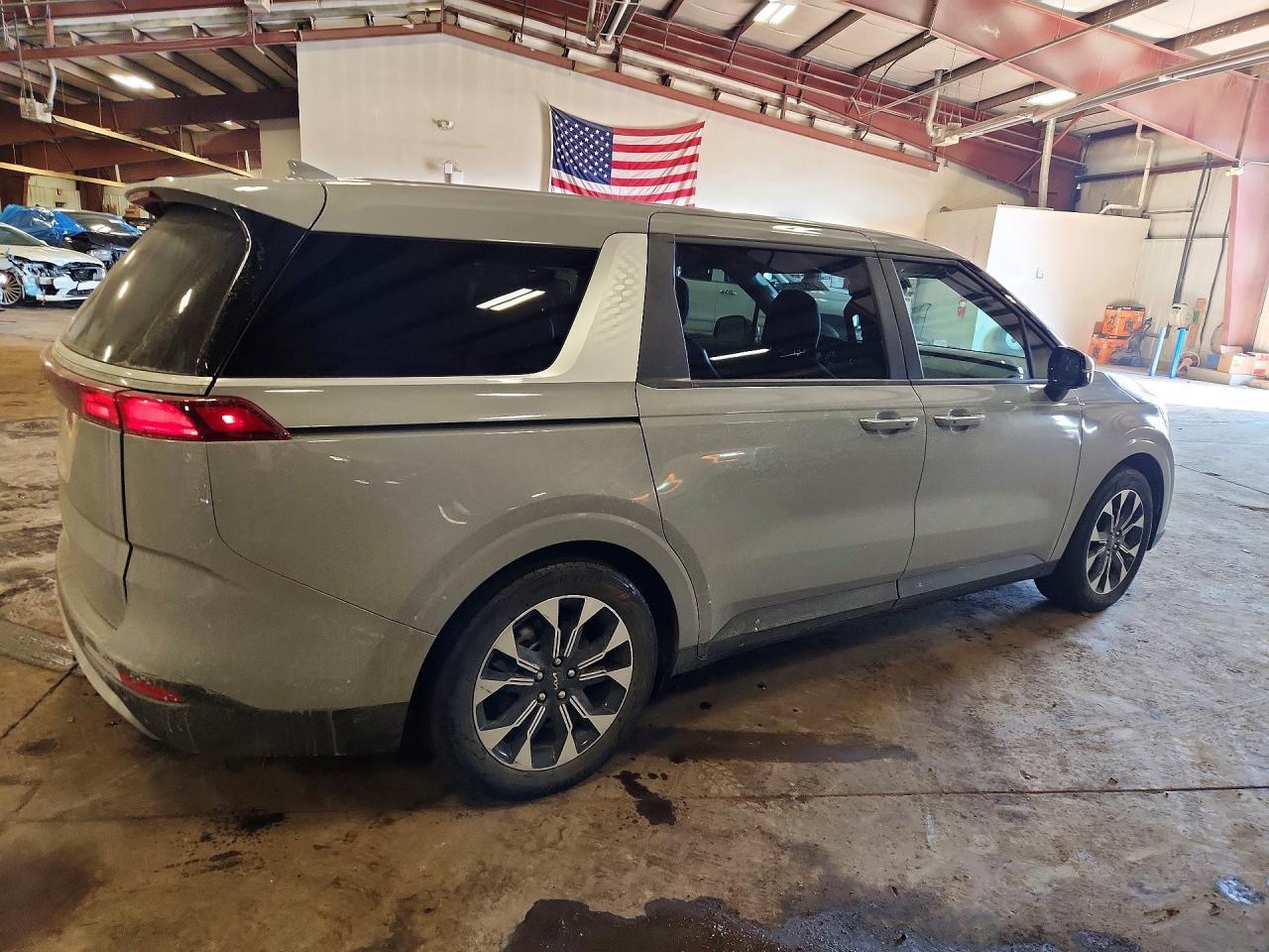2024 KIA Carnival