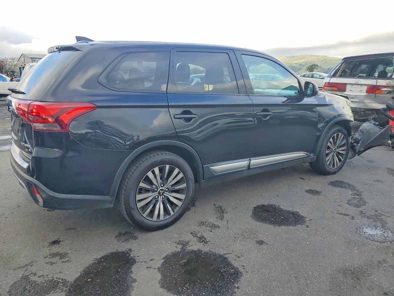 2019 MITSUBISHI outlander