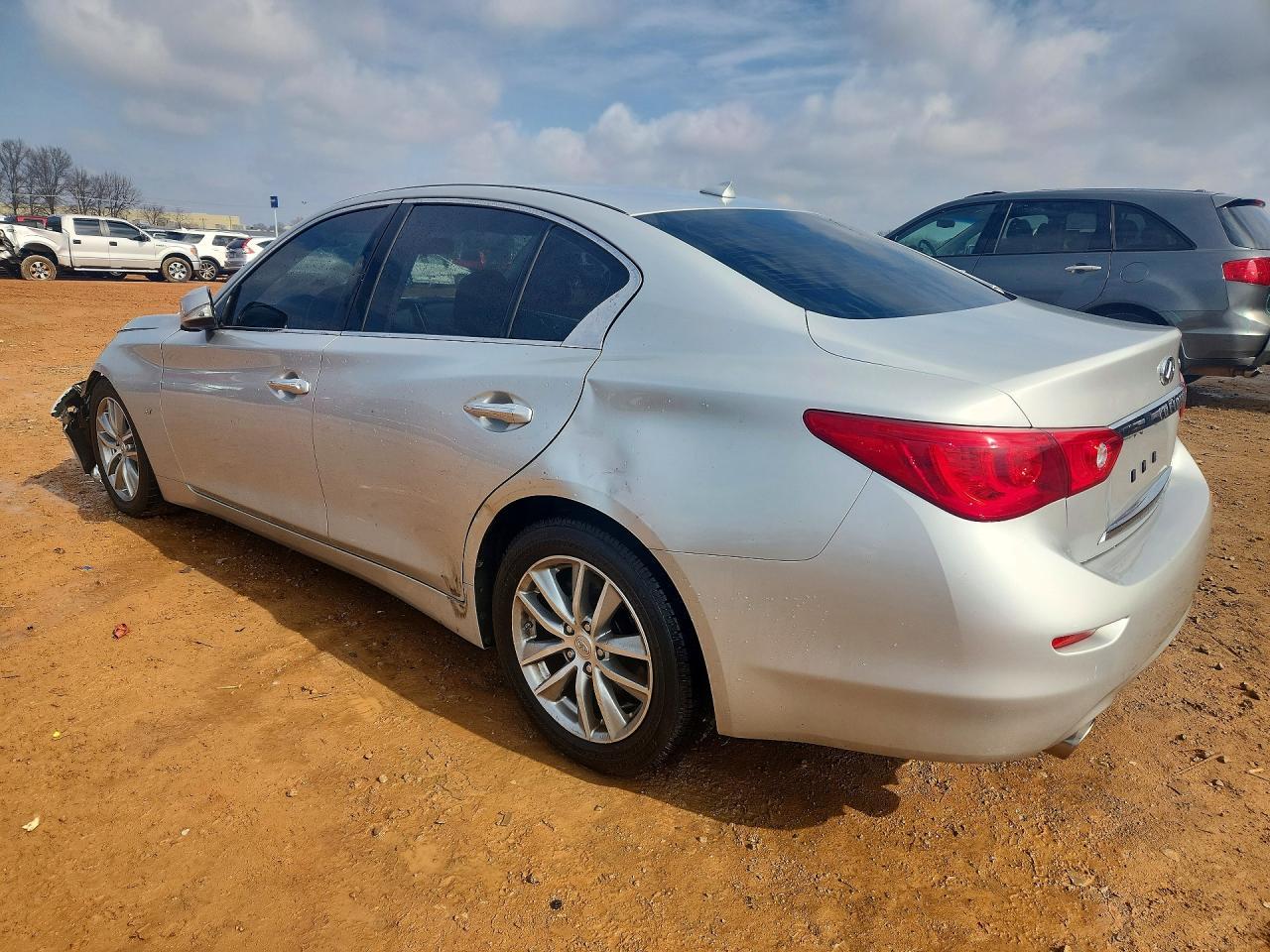2015 INFINITI Q50