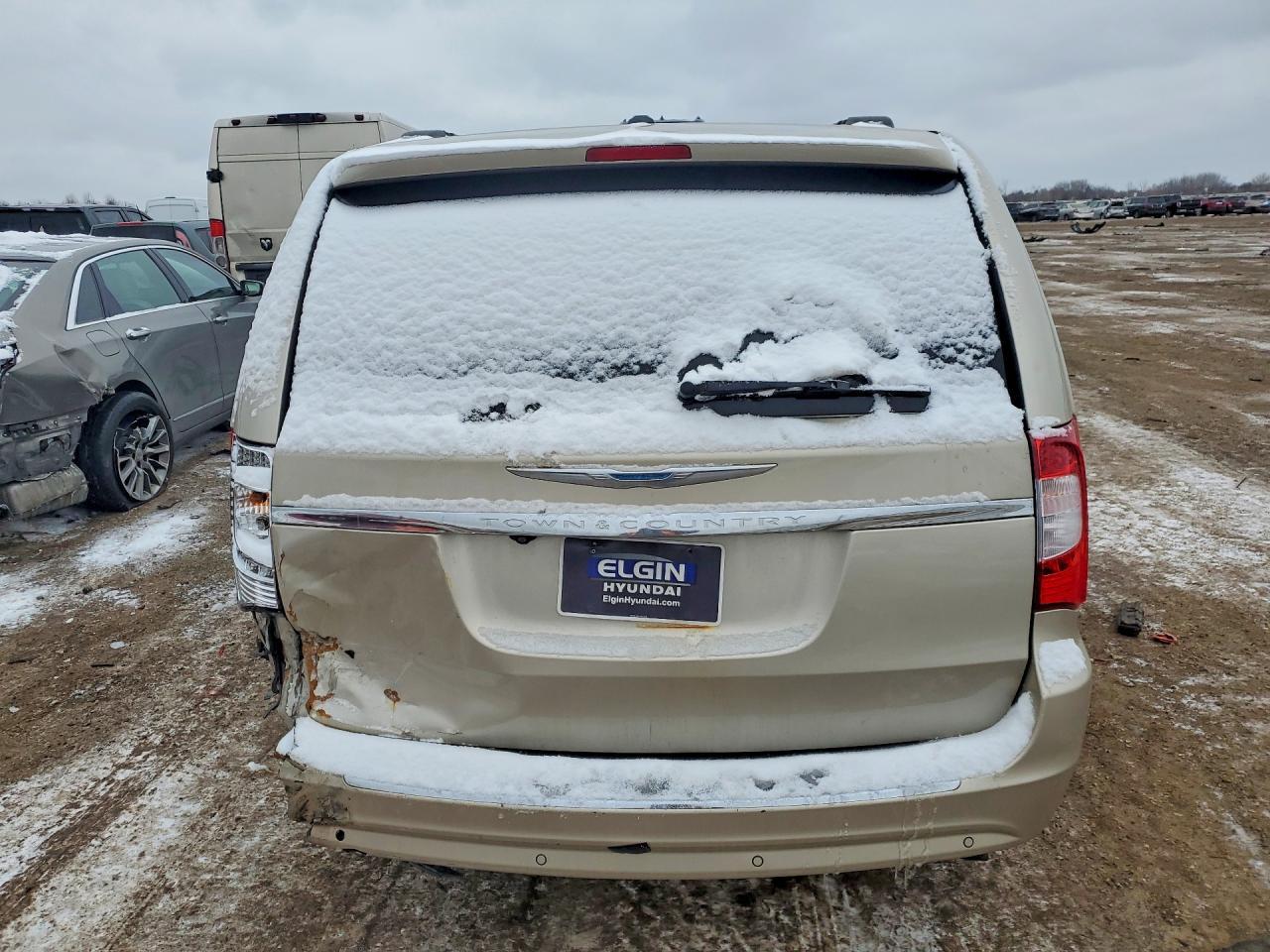 2013 CHRYSLER Town & Country