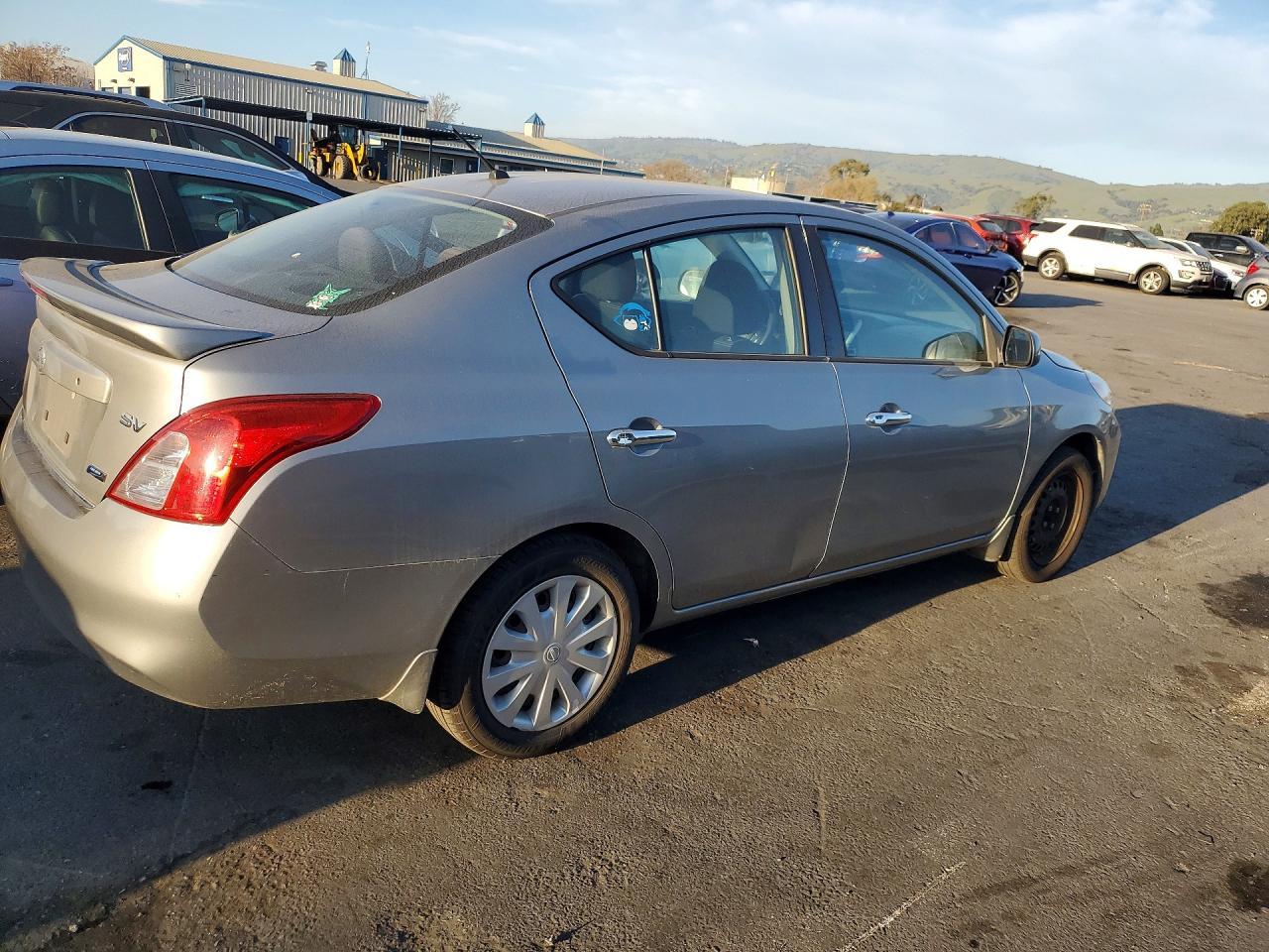 2014 NISSAN VERSA