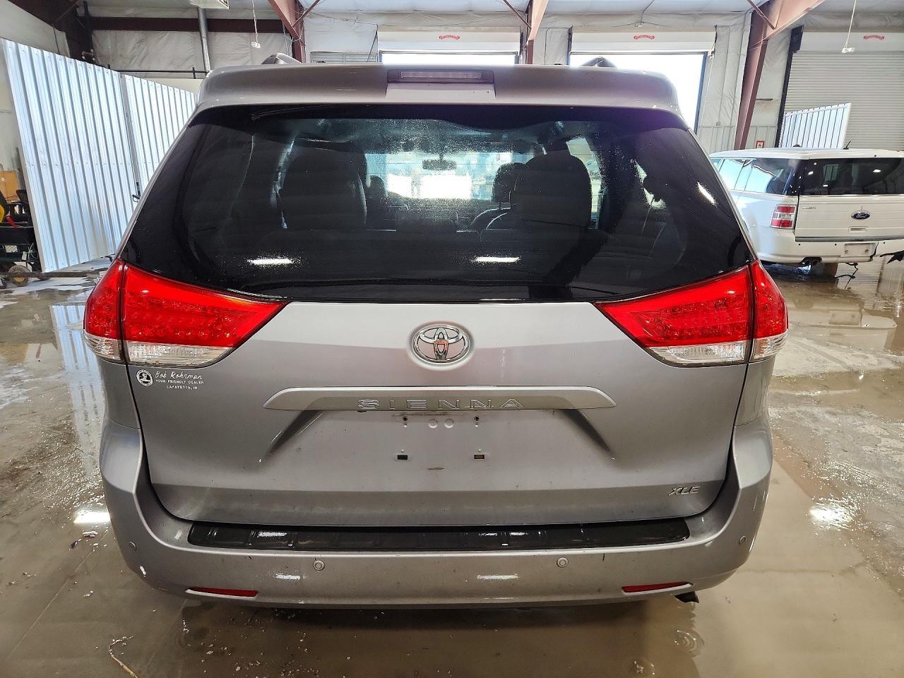 2013 TOYOTA SIENNA