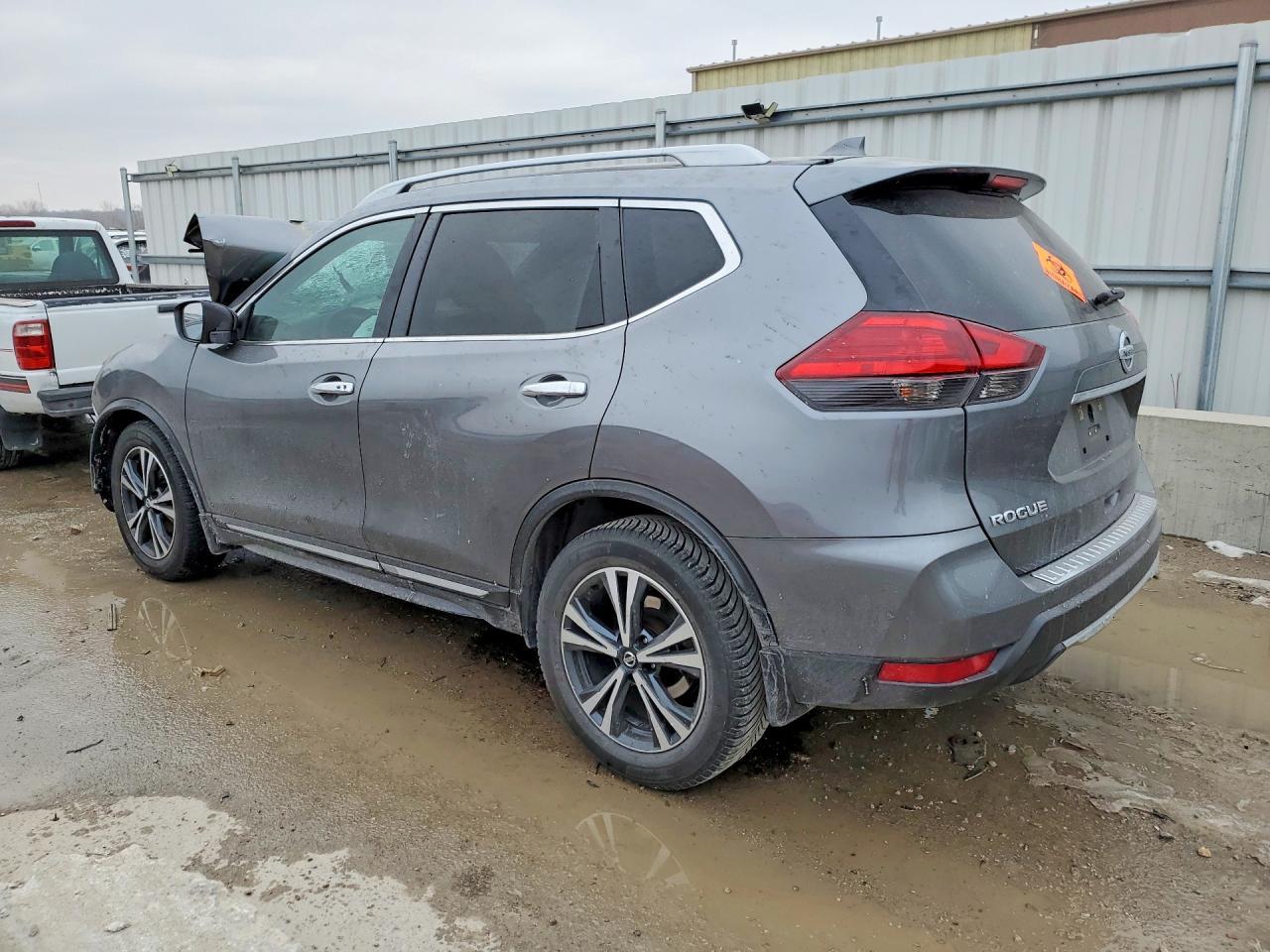 2017 NISSAN ROGUE