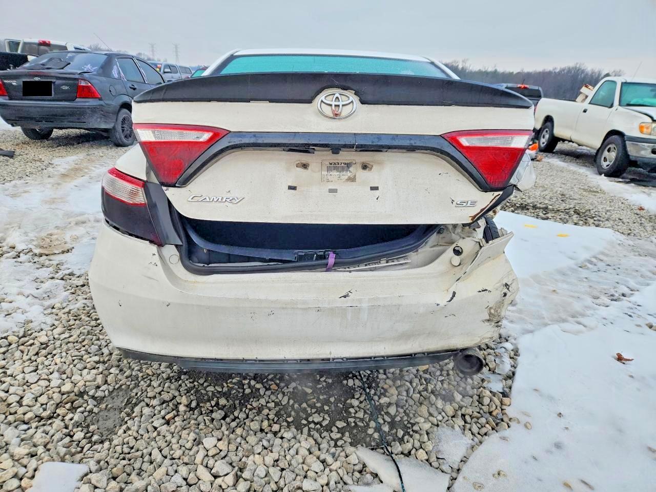 2015 TOYOTA CAMRY