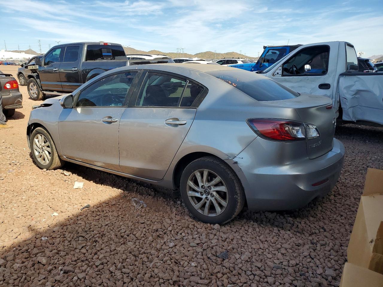 2013 MAZDA 3