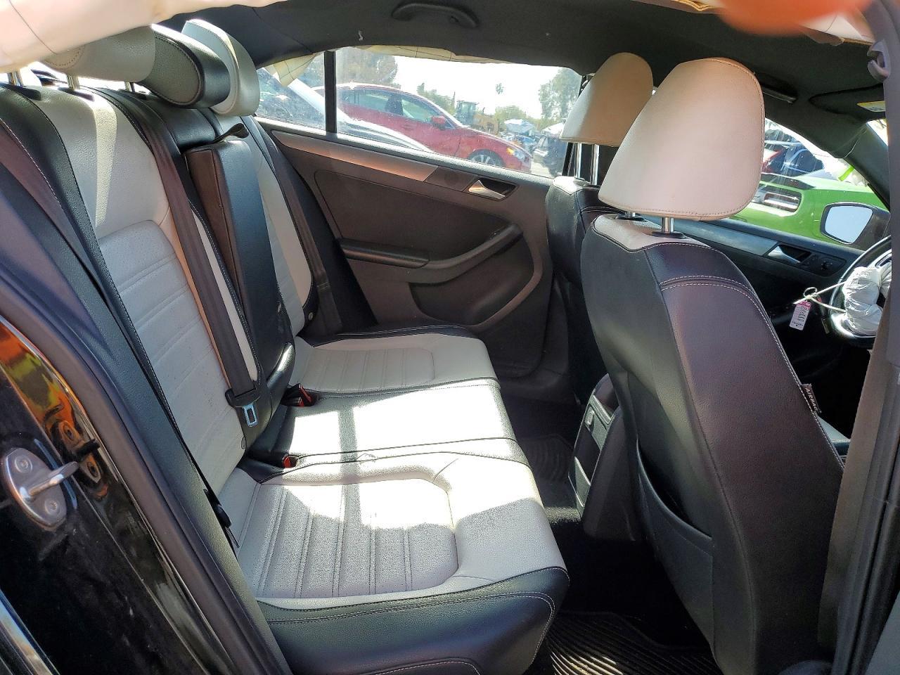 2016 VOLKSWAGEN JETTA