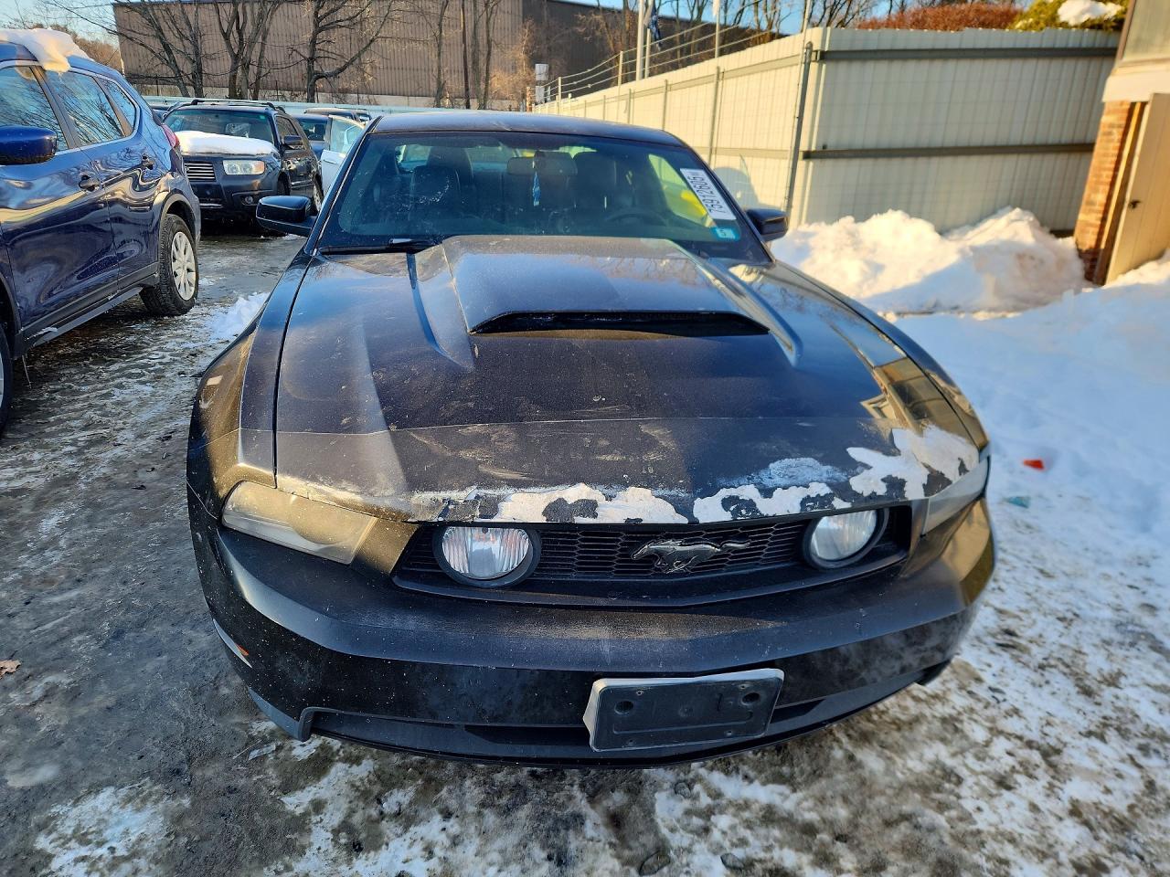 2011 FORD MUSTANG
