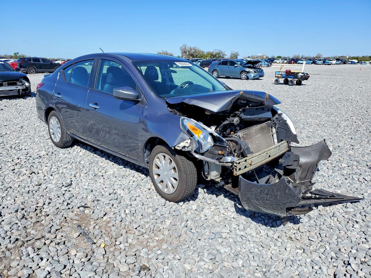2017 NISSAN VERSA