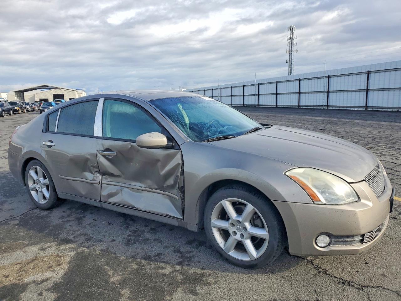 2004 NISSAN Maxima