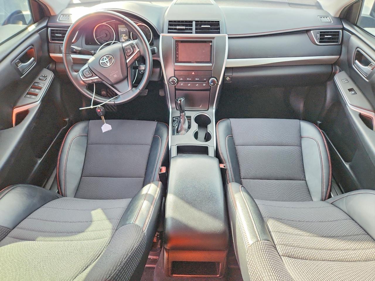 2016 TOYOTA CAMRY