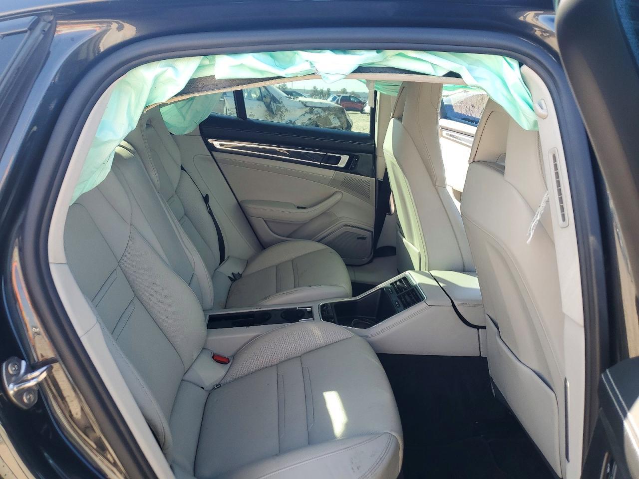 2018 PORSCHE Panamera