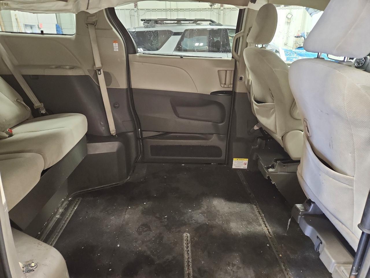 2015 TOYOTA SIENNA