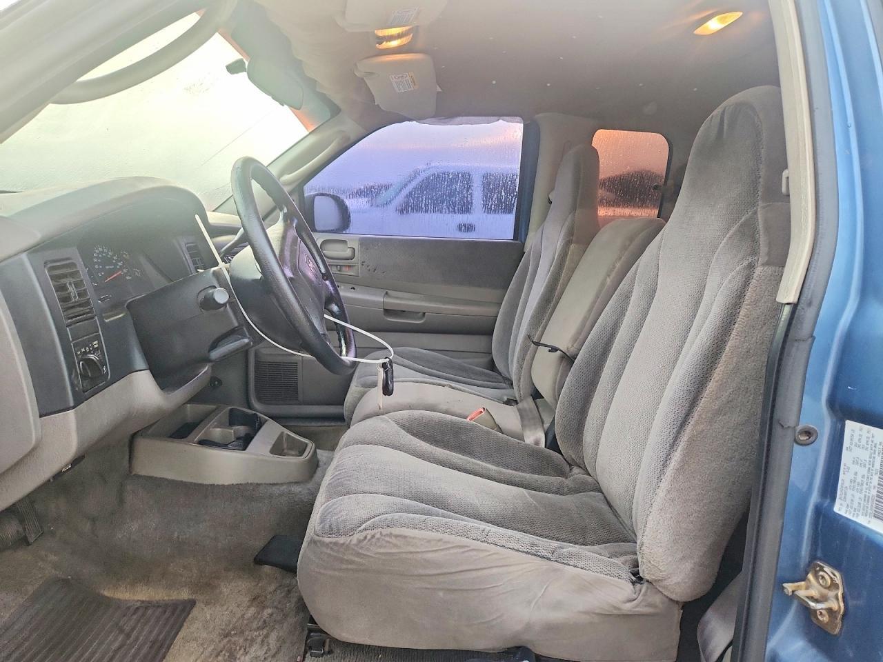 2004 DODGE Dakota
