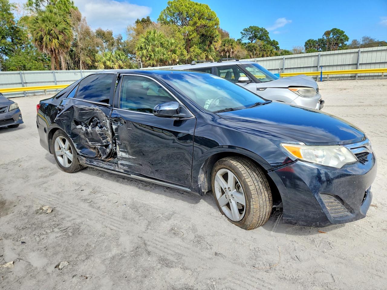 2012 TOYOTA CAMRY