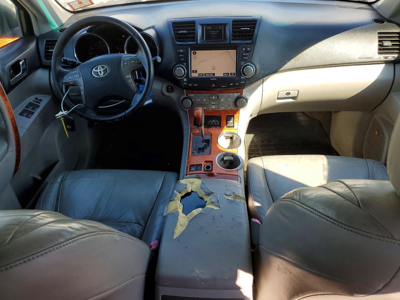 2010 TOYOTA HIGHLANDER