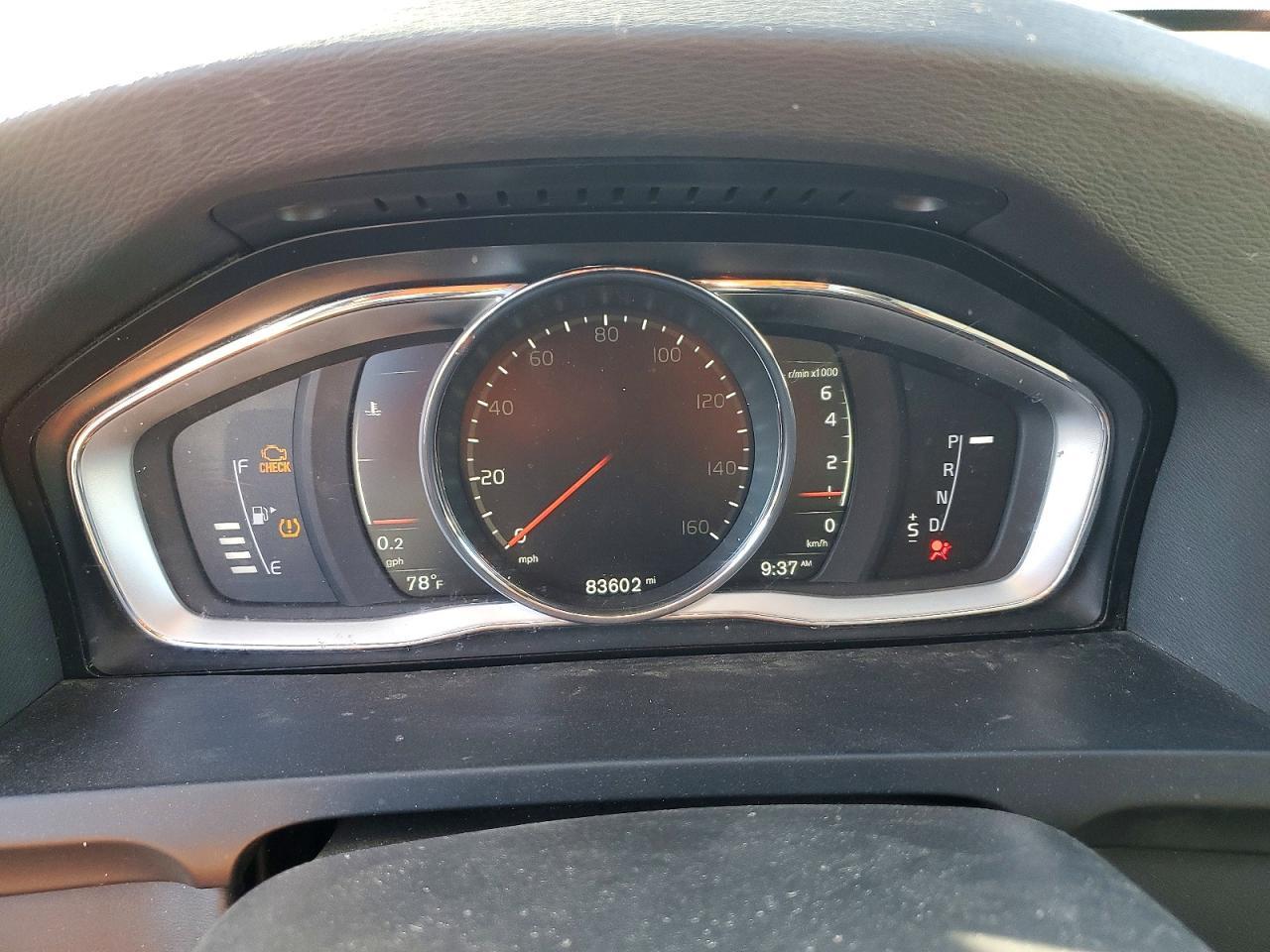 2017 VOLVO V60