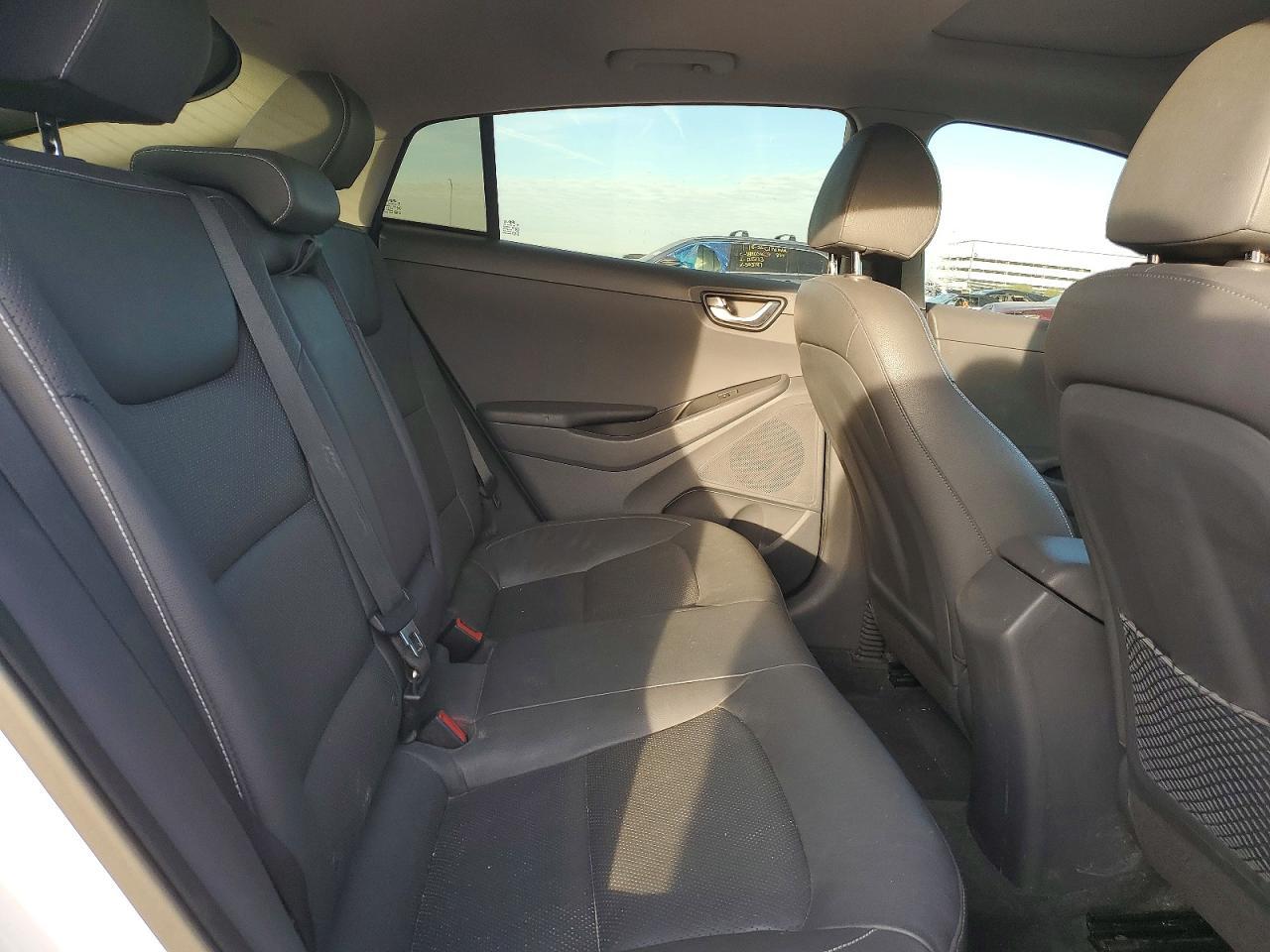 2017 HYUNDAI Ioniq