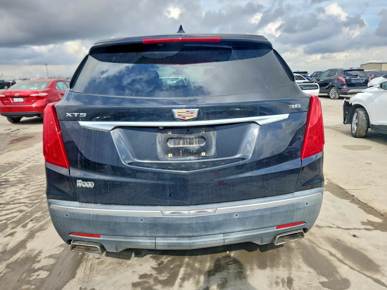 2017 CADILLAC XT5
