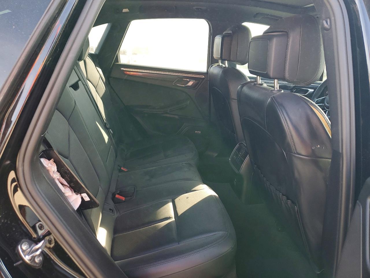 2021 PORSCHE Macan