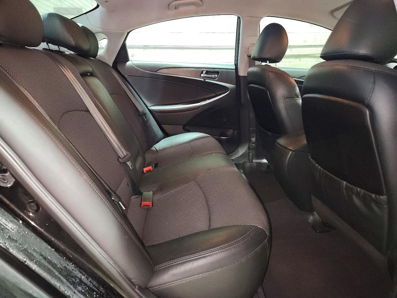 2011 HYUNDAI SONATA